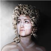 Laureata in Nuove tecnologie per l'arte offre lezioni di fotografia